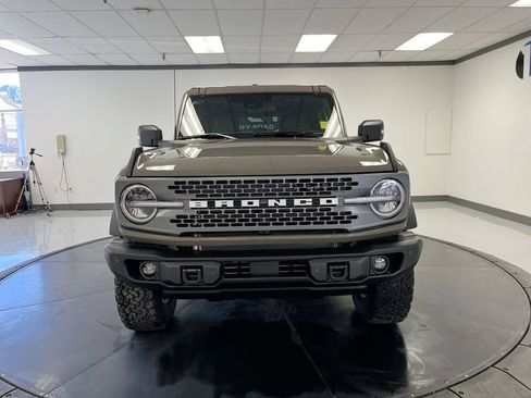 New 2025 Ford Bronco Badlands image 3
