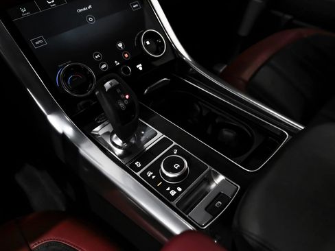 Used 2019 Land Rover Range Rover Sport HST image 23