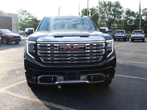 Used 2025 GMC Sierra 1500 Denali AWD/4WD image 3