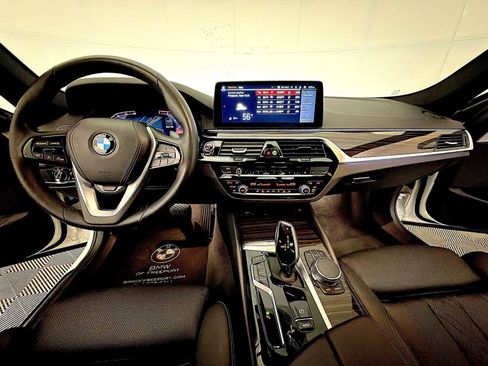 Certified 2023 BMW 530i xDrive w/ Convenience Package AWD/4WD image 17