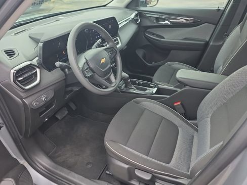 Used 2024 Chevrolet TrailBlazer LT AWD/4WD image 7