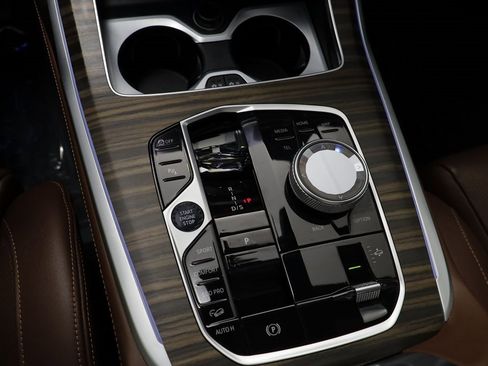 Certified 2025 BMW X7 M60i image 13