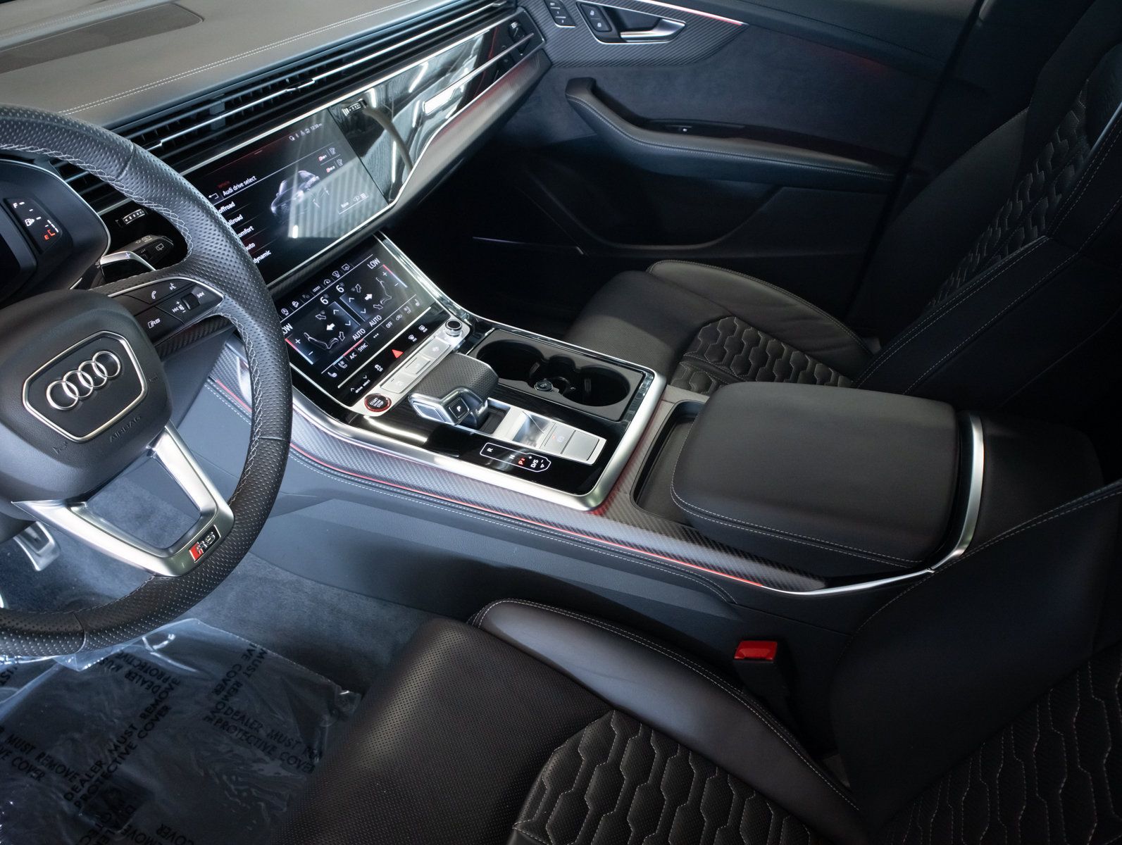 Used 2024 Audi RS Q8 AWD/4WD image 21