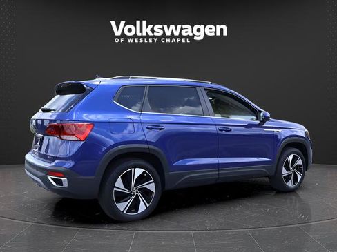 Certified 2024 Volkswagen Taos SE AWD/4WD image 8
