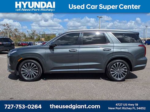 Used 2024 Hyundai Palisade Calligraphy image 2