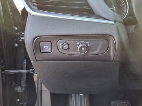 Used 2020 Buick Enclave Essence w/ Sport Touring Edition image 15