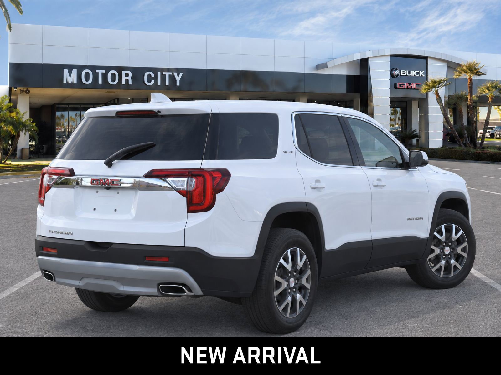 Certified 2023 GMC Acadia SLE w/ LPO, Cargo Package FWD image 4