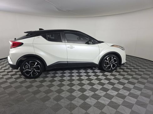 Used 2020 Toyota C-HR XLE FWD image 6