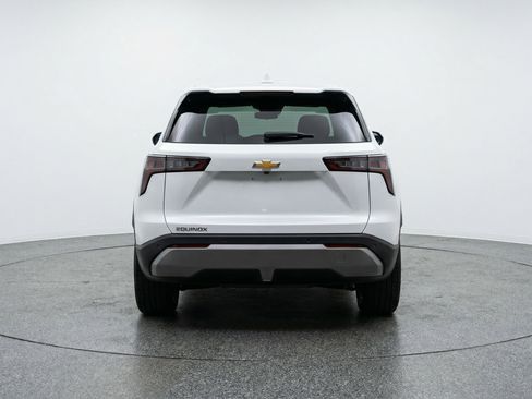 Used 2025 Chevrolet Equinox LT FWD image 7