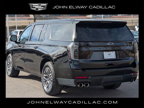 Used 2025 Chevrolet Suburban Z71 w/ Z71 Off-Road Package image 4