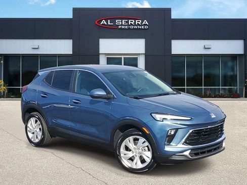 Certified 2024 Buick Encore GX Preferred w/ Comfort Package FWD image 1