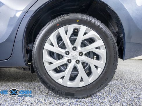 Used 2018 Toyota Corolla LE FWD image 44