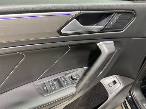 Used 2022 Volkswagen Tiguan SE R-Line image 13