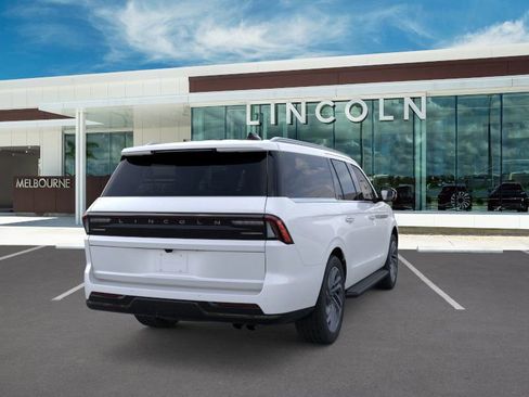 New 2026 Lincoln Navigator L Premier image 8