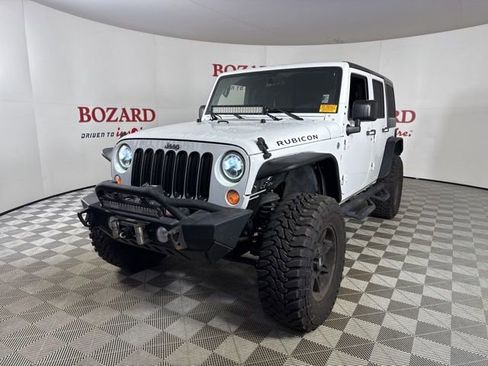Used 2015 Jeep Wrangler Unlimited Rubicon w/ Connectivity Group image 4