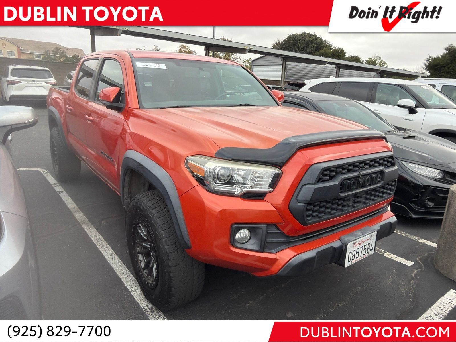Certified 2017 Toyota Tacoma TRD Off-Road AWD/4WD image 1