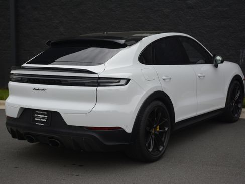 Certified 2024 Porsche Cayenne Turbo GT AWD/4WD image 7
