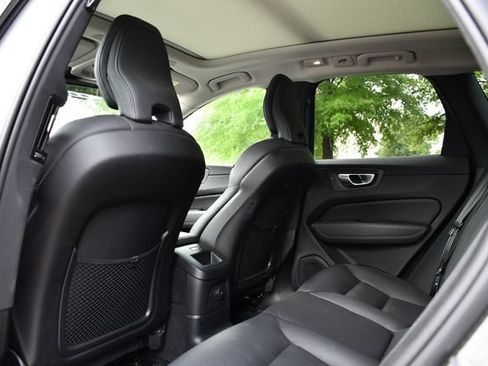 Certified 2024 Volvo XC60 T8 Plus w/ Protection Package Premier AWD/4WD image 17