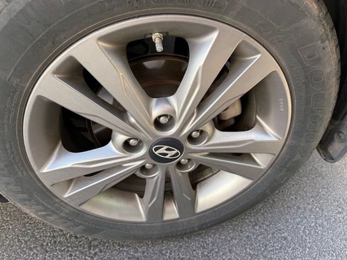Used 2018 Hyundai Elantra SEL FWD image 15