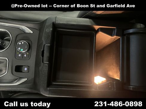 Used 2023 Chevrolet Traverse High Country AWD/4WD image 25