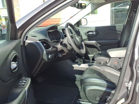 Used 2022 Jeep Cherokee Limited AWD/4WD image 9