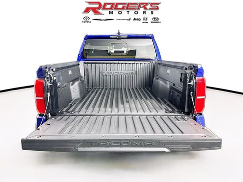 Certified 2025 Toyota Tacoma TRD Sport w/ TRD Sport Premium Package AWD/4WD image 24