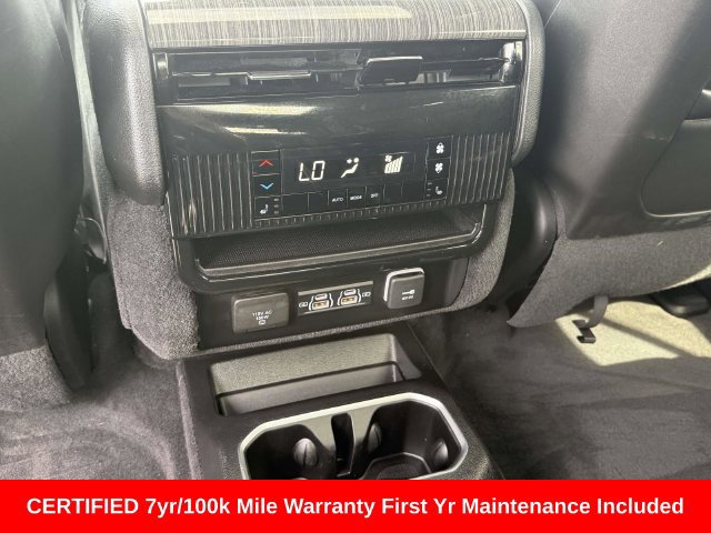 Used 2022 Jeep Wagoneer Series III w/ Premium Group I AWD/4WD image 17