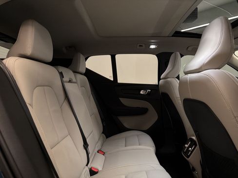 Used 2023 Volvo XC40 B4 Plus w/ Protection Package Premier FWD image 31