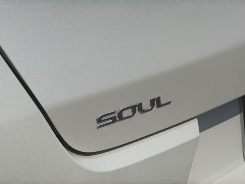 Used 2023 Kia Soul EX FWD image 34