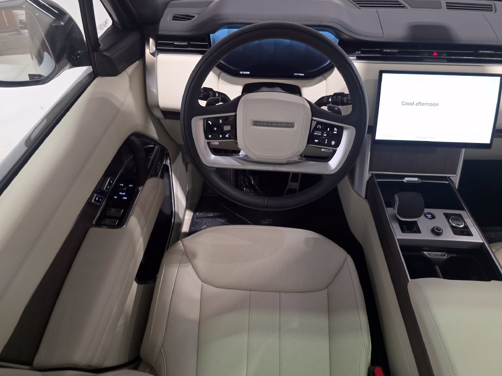 New 2027 Land Rover Range Rover Long Wheelbase SE AWD/4WD image 17