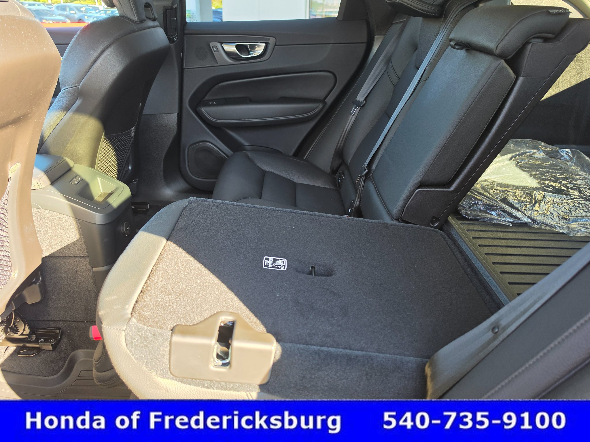Used 2025 Volvo XC60 T8 Plus w/ Protection Package Premier AWD/4WD image 37