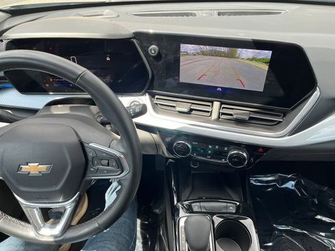 Certified 2024 Chevrolet Trax LT w/ Sunroof Package image 14