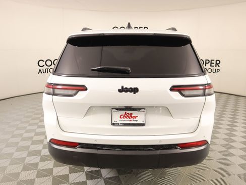 Used 2024 Jeep Grand Cherokee L Laredo image 22