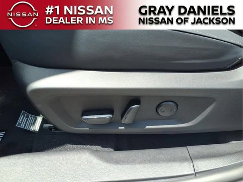 New 2026 Nissan Rogue SL AWD/4WD image 12