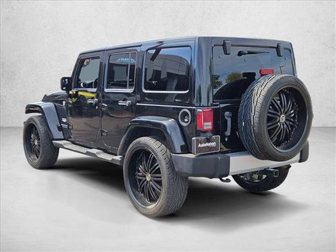 Used 2014 Jeep Wrangler Unlimited Sahara w/ Connectivity Group AWD/4WD image 7