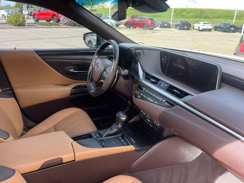 Used 2019 Lexus ES 350 w/ Premium Package image 9