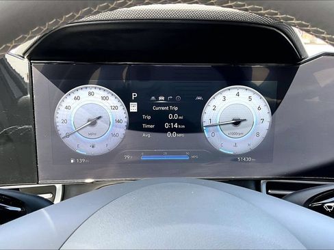 Used 2025 Hyundai Elantra SEL FWD image 13