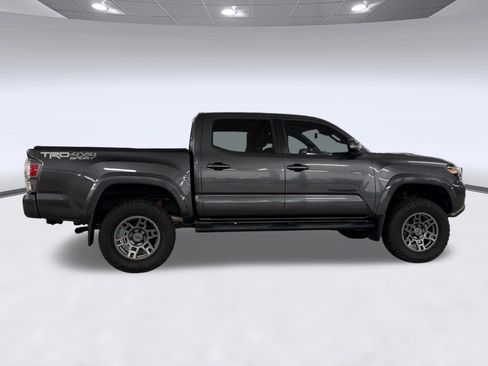 Used 2022 Toyota Tacoma TRD Sport w/ Technology Package AWD/4WD image 8