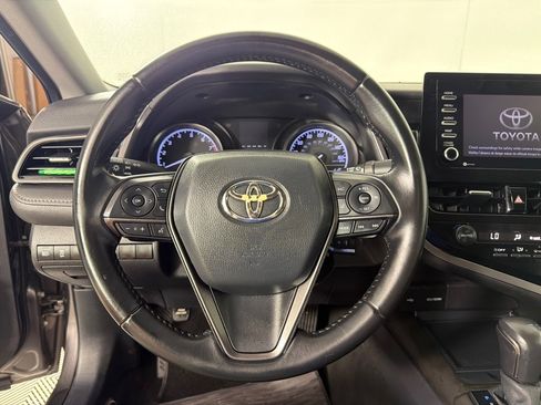 Used 2021 Toyota Camry SE FWD image 15