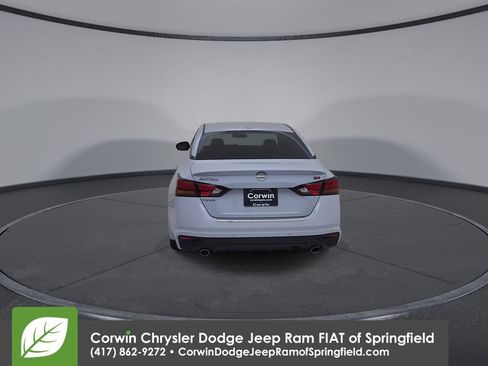 Used 2023 Nissan Altima 2.5 SR FWD image 13