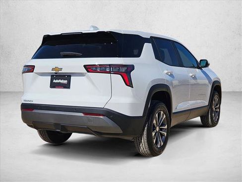 New 2026 Chevrolet Equinox LT image 2