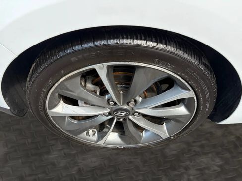 Used 2020 Hyundai Veloster 2.0 Premium FWD image 39