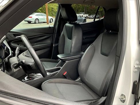 Certified 2022 Buick Encore GX Select w/ Sport Touring Package image 19