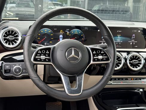 Used 2023 Mercedes-Benz CLA 250 image 38