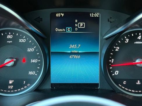 Used 2022 Mercedes-Benz GLC 300 4MATIC image 34