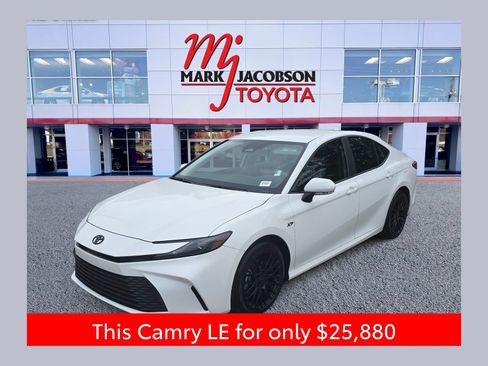 Used 2025 Toyota Camry LE FWD image 1