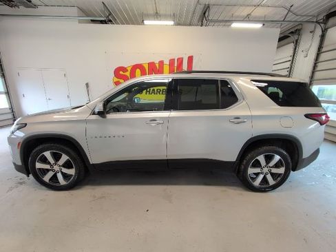 Used 2022 Chevrolet Traverse LT AWD/4WD image 2