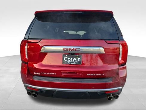 Used 2021 GMC Yukon XL Denali w/ Denali Premium Package image 12