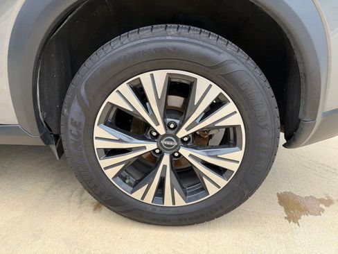 Used 2023 Nissan Rogue SV w/ SV Premium B Package FWD image 6