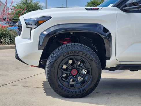 Used 2026 Toyota Tacoma TRD Pro AWD/4WD image 8